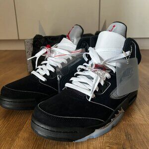 Jordan Retro 5 Black metallic Reimagined